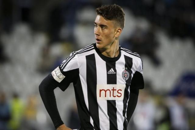 面临来自其 面临来自其