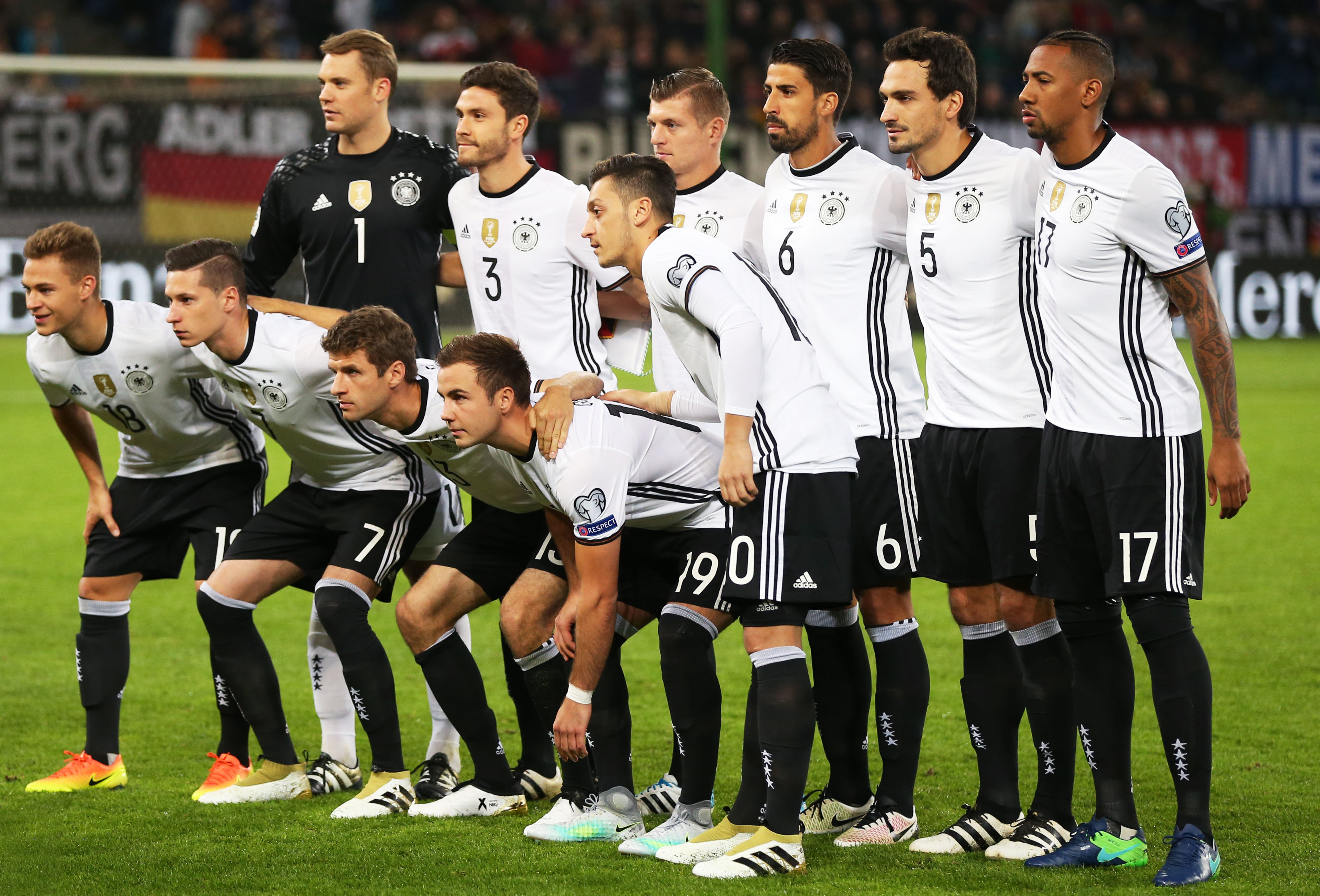 拉涅利用自 拉涅利用自