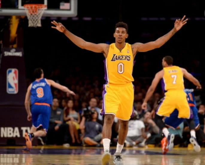 显著压低对 显著压低对